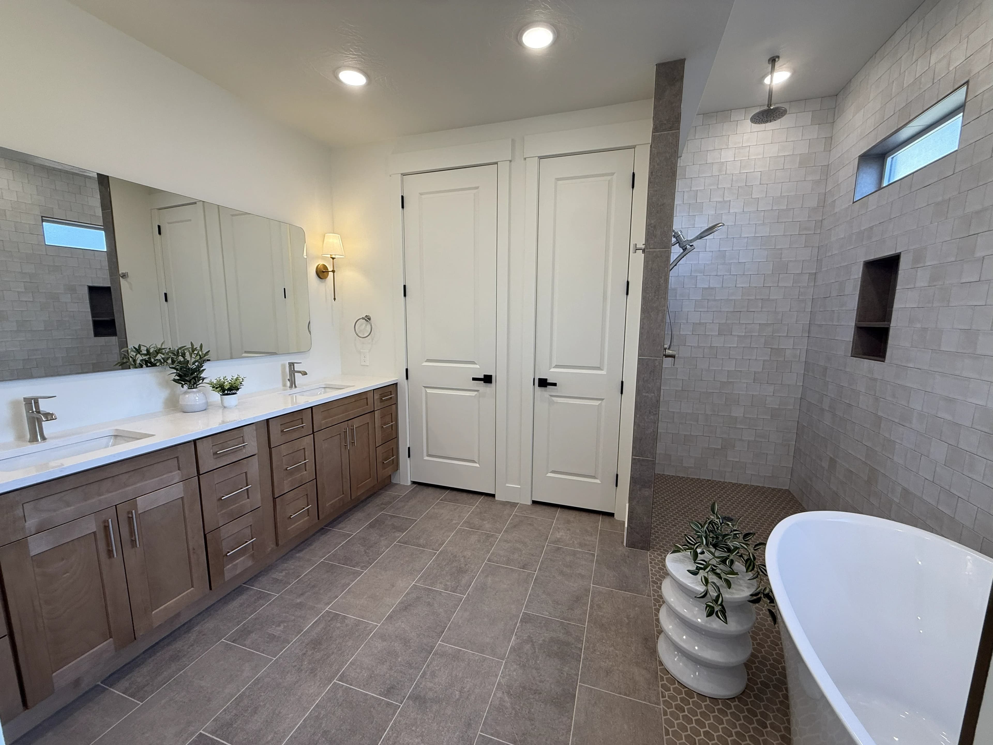 Contemporary bathroom